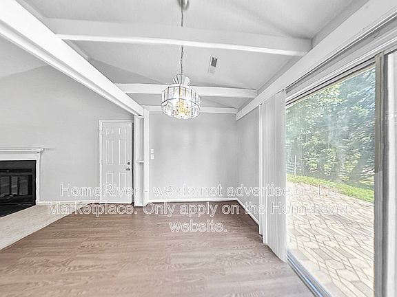 4th image of 5400 N Oaks Dr
