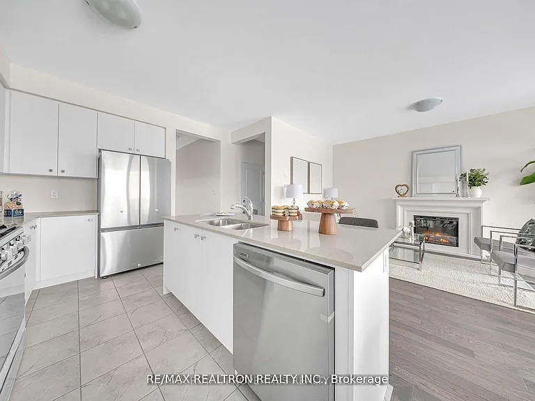 1053 Zircon Mnr — Photo 12