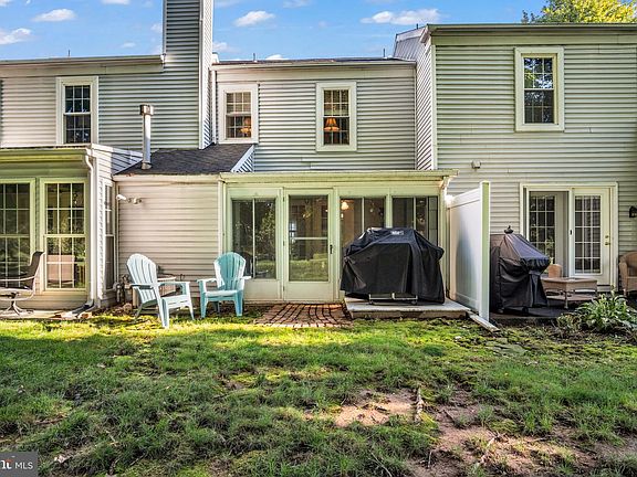 2nd image of 610 Cambridge Ct