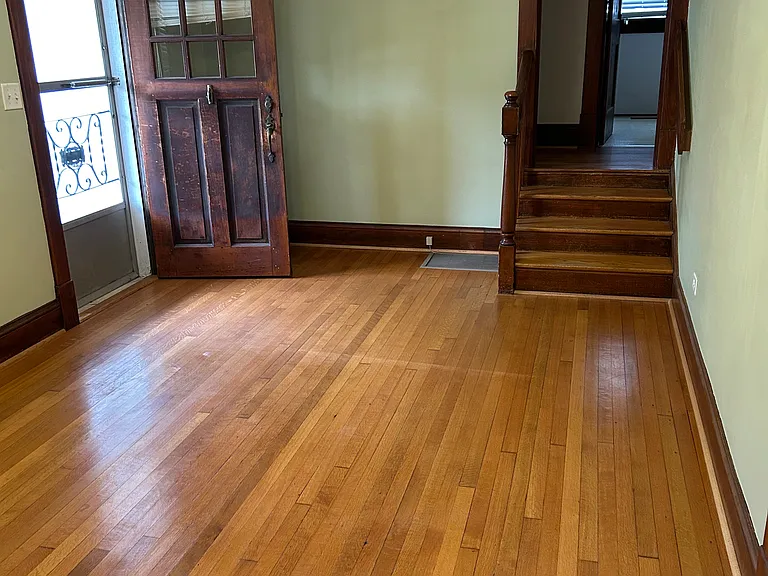 1327 Chesapeake St — Photo 3