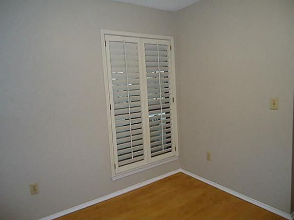 5th image of 7829 Miracle Ln