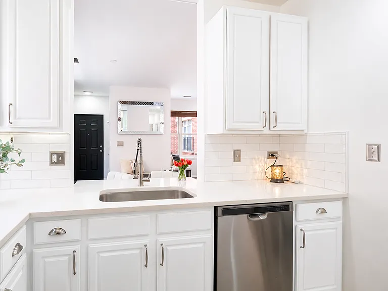 715 W Eastman St #0 — Photo 11