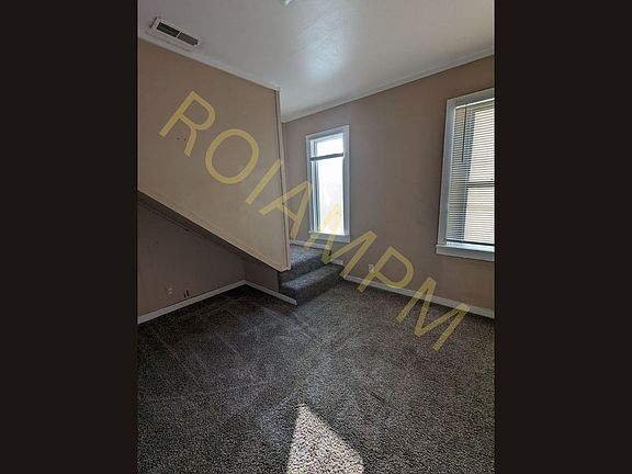 5th image of 216 12th Ave N #1/2