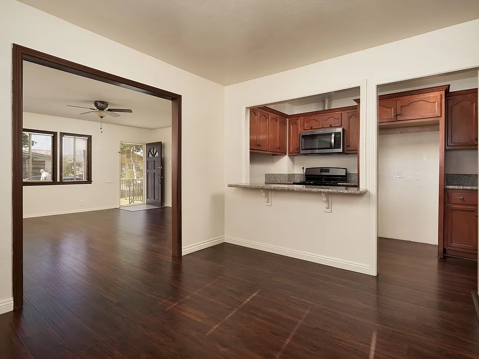 Kitchen/Dining area