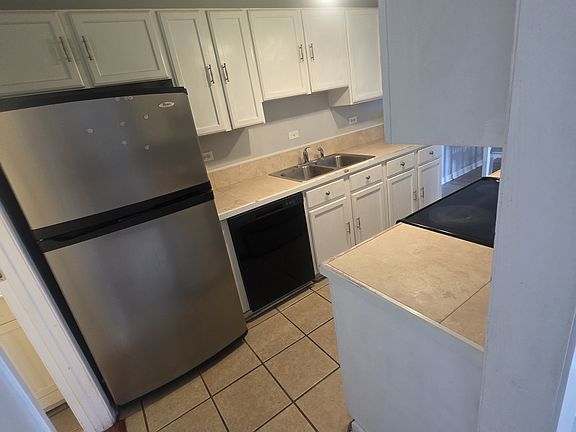 4th image of 200 Lodge Dr APT 802