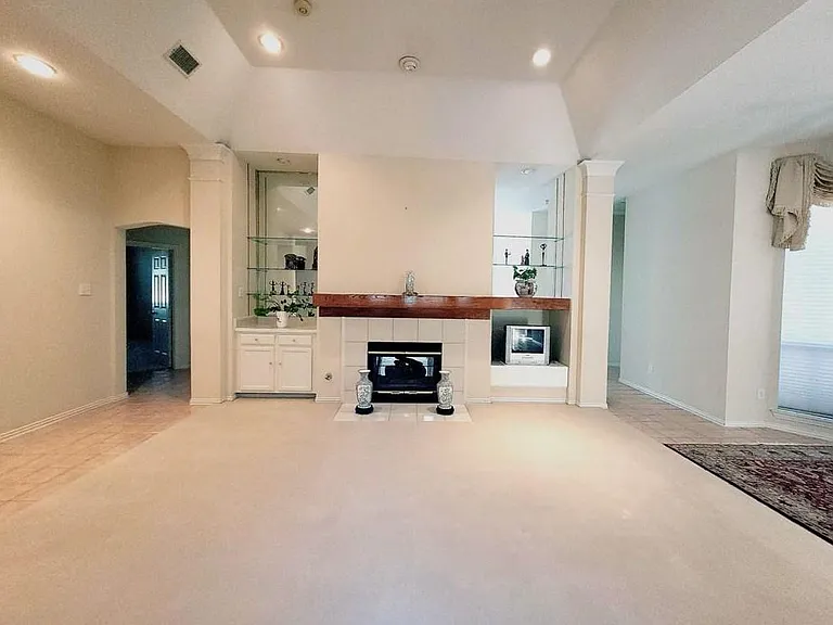 6401 Dakota Dr — Photo 14