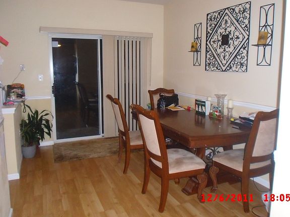 Dining room (furnished)