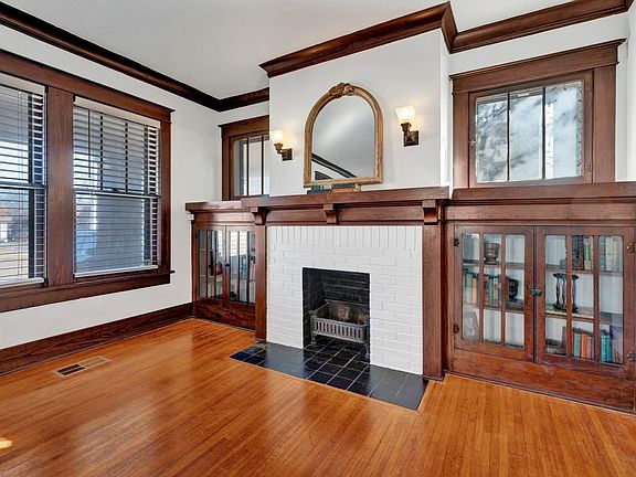 2nd image of 1749 Jackson Ave