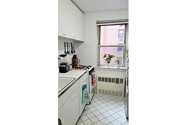 Rented by City Connections Realty