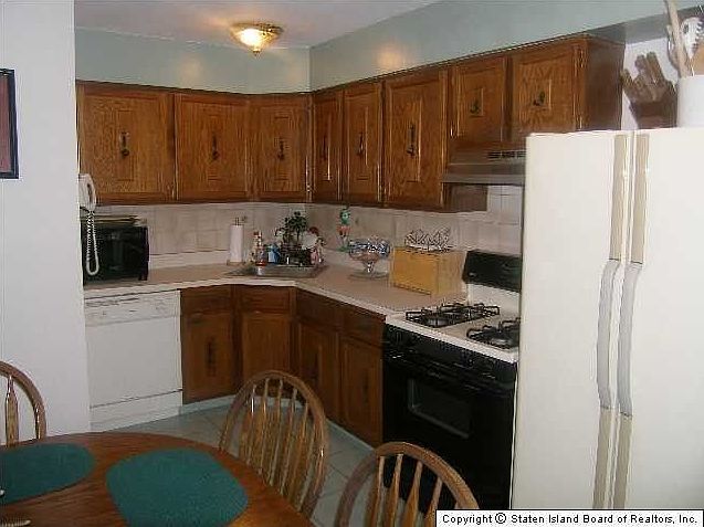 2nd image of 129 Mimosa Ln