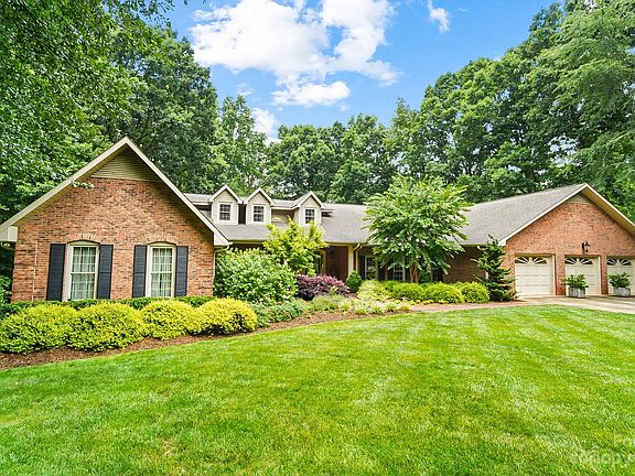 2nd image of 405 Belwood Dr