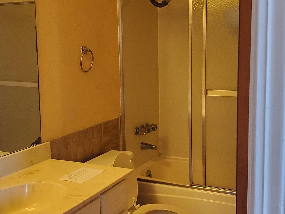 2nd image of 2009 Greene St #109-1