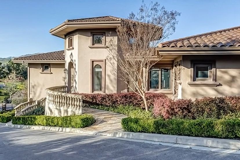1st image of 33 Hidden Hills Pl