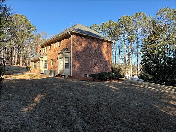 5th image of 407 Shoni Ln