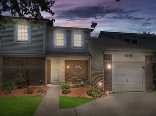1038 Colony Lake Dr, Schaumburg, IL 60194
