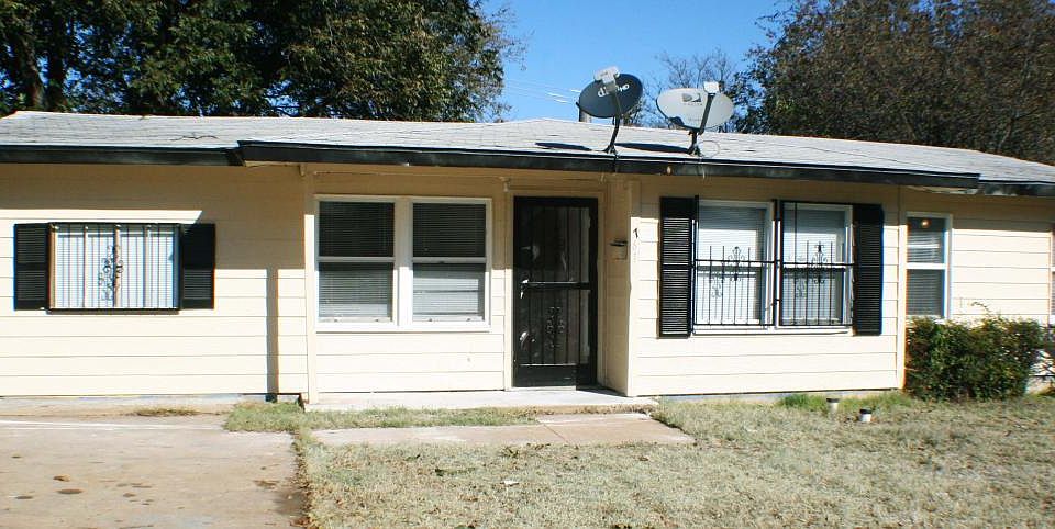 1st image of 761 Clearwood Dr