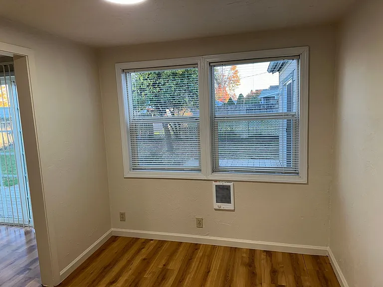 290 N 19th St — Photo 11