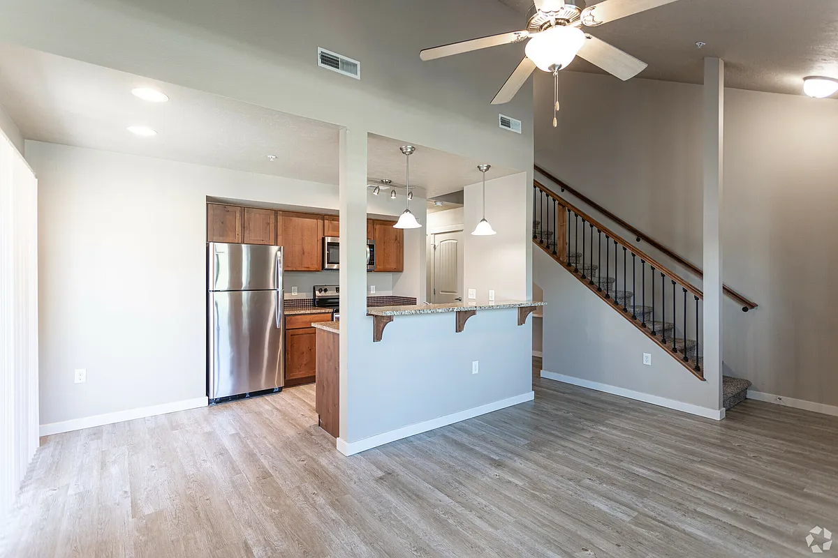 Building Photo - Cantabria Townhomes
