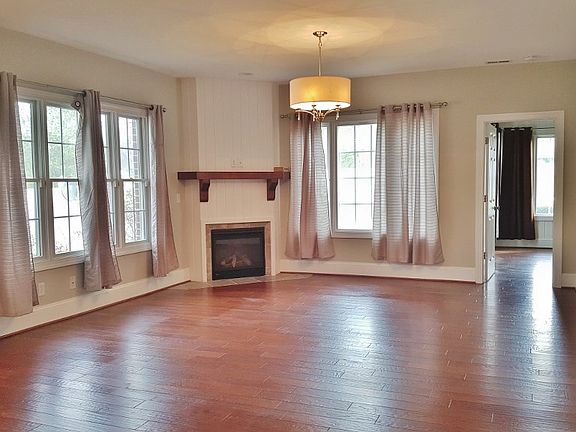 4th image of 12 Haven Oak Ct
