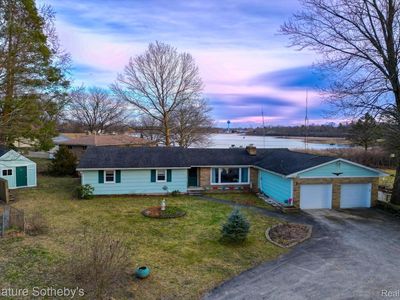 1090 Sunset Dr, Holly, MI, 48442