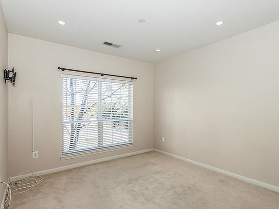 4th image of 4862 Eisenhower Ave Unit 358