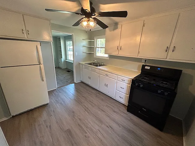 Henderlong Pkwy — Photo 3