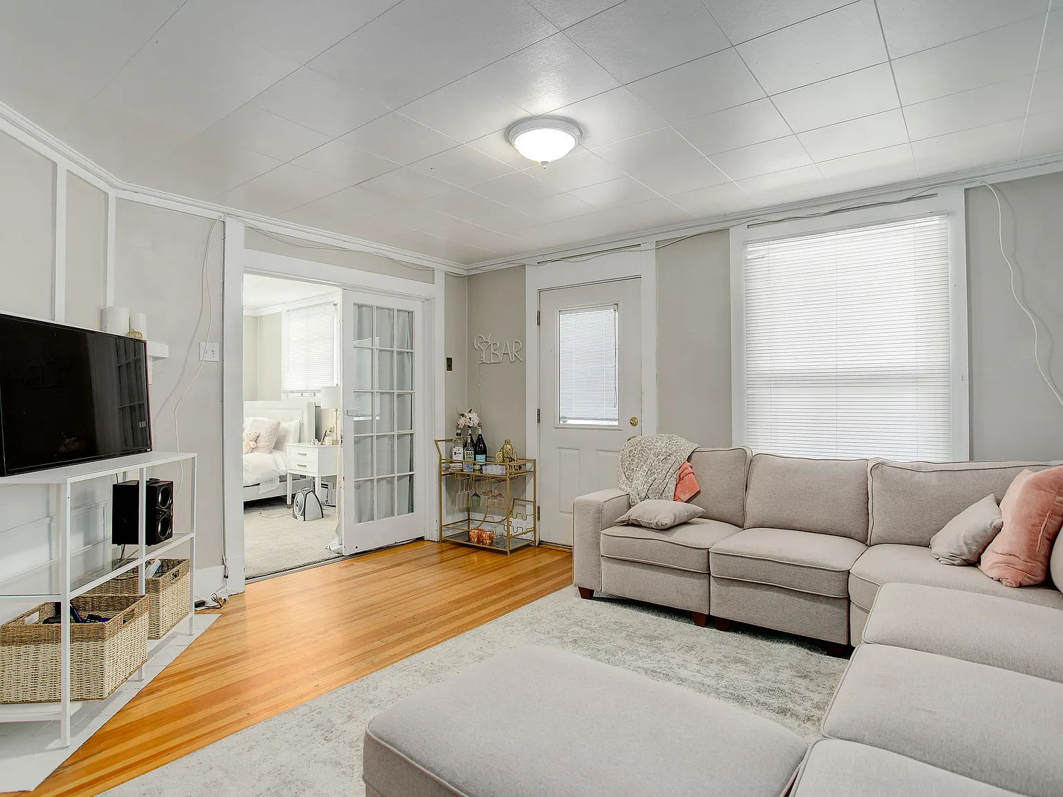 4 bed, 1850 sqft, $6,975 — Photo 3