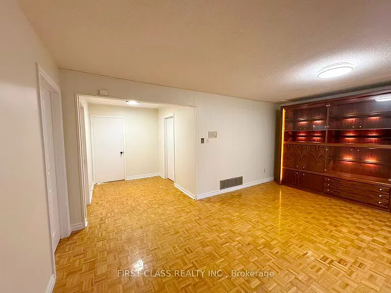 1353 Myron Dr #LOWER — Photo 15
