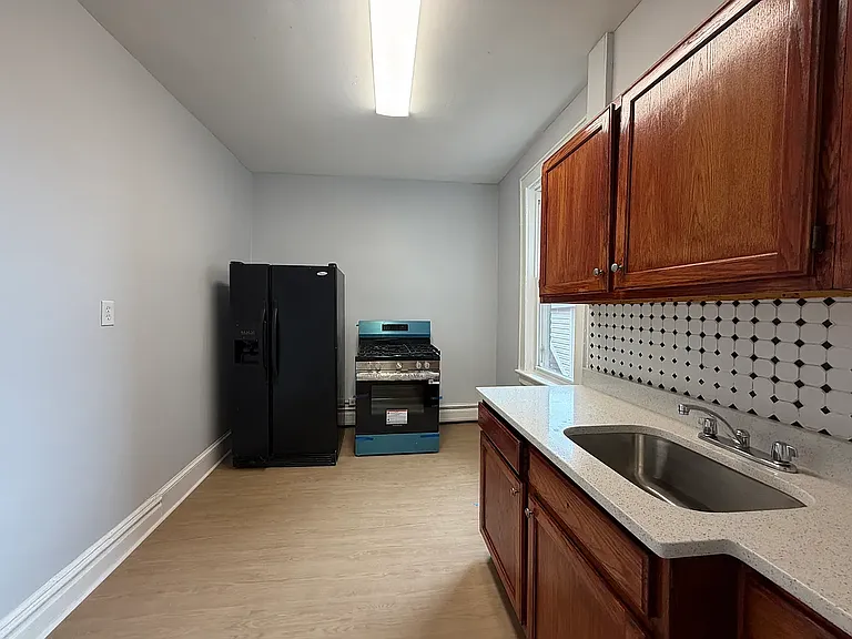 520 37th St #3L — Photo 13
