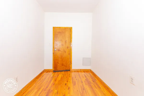 Rented by MySpaceNYC | media 19