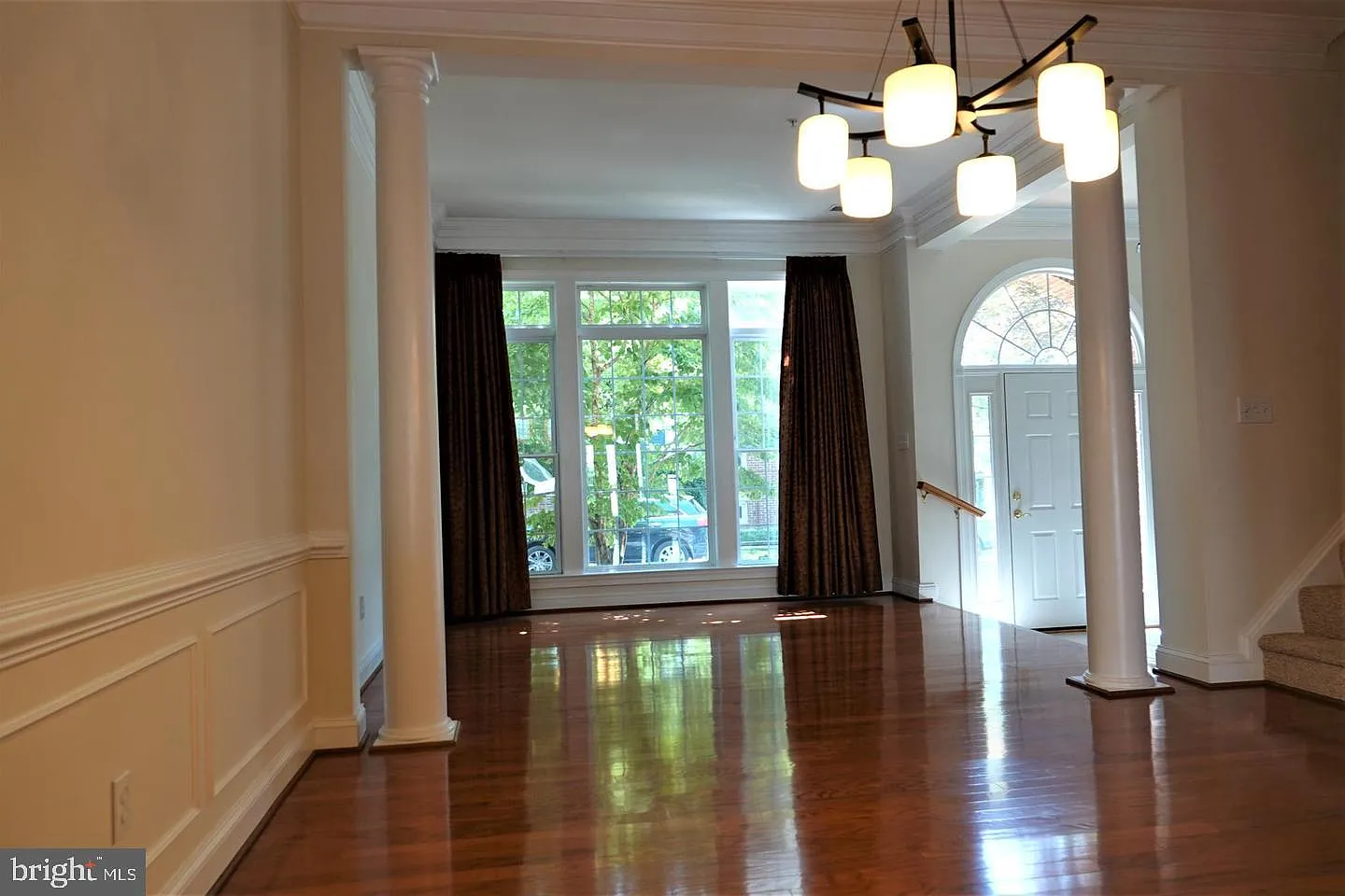 4 bed, 3.5 bath, 1954 sqft, $3,800 — Photo 2