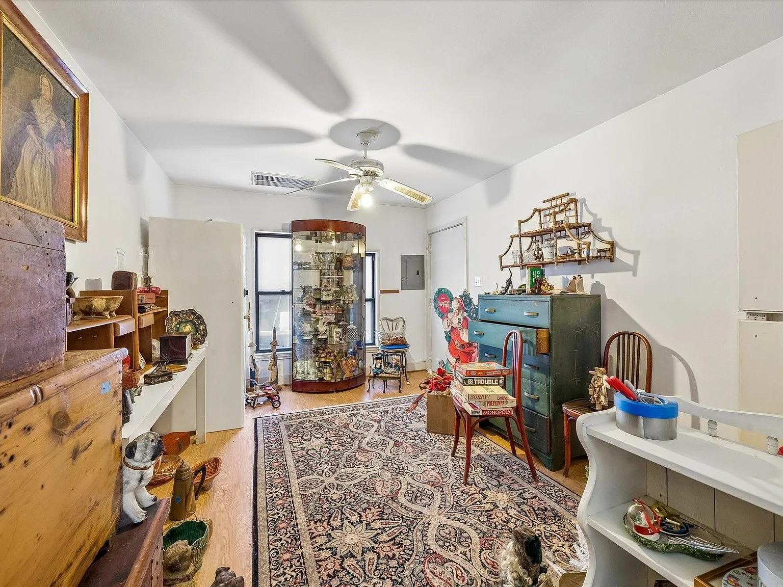 3 bed, 1.5 bath, 1953 sqft, $3,600 — Photo 3