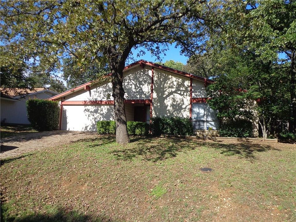 1st image of 513 Lakevista N