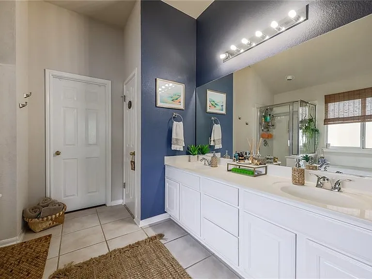 6819 Telluride Trl — Photo 15
