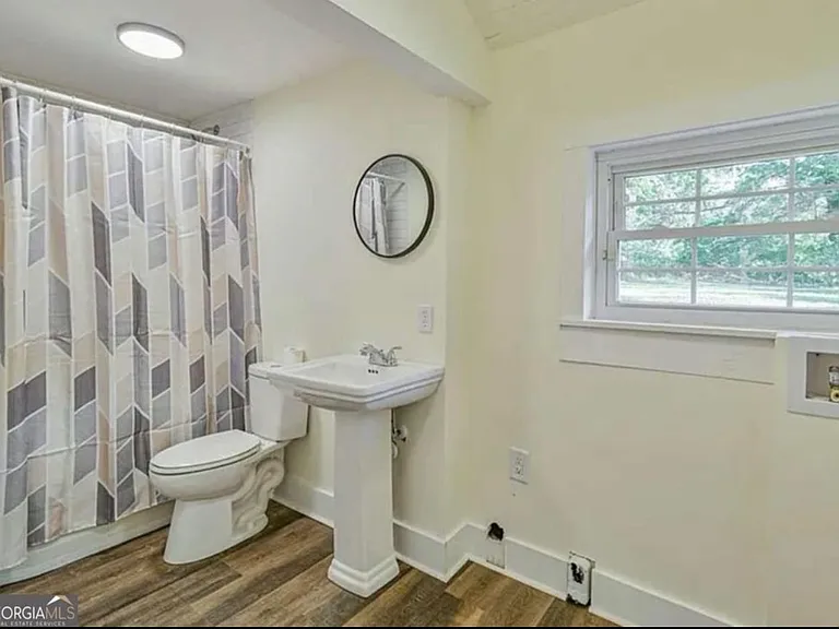 23 E Main St — Photo 4