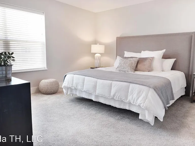 The Knoll - Townhomes of Ada — Photo 12