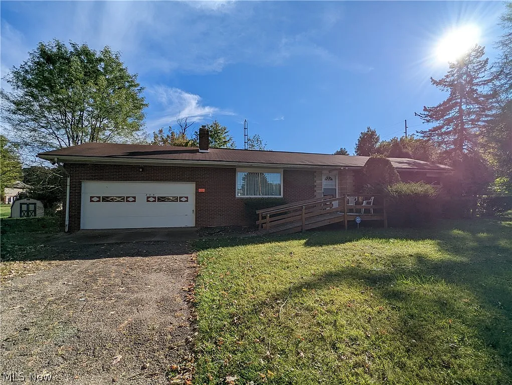 370 Trump Ave NE photo 1