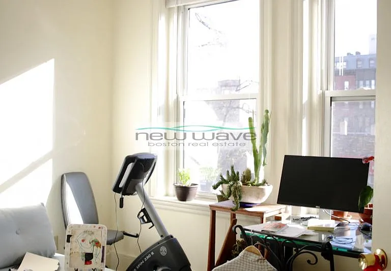 51 Queensberry St #5 — Photo 5