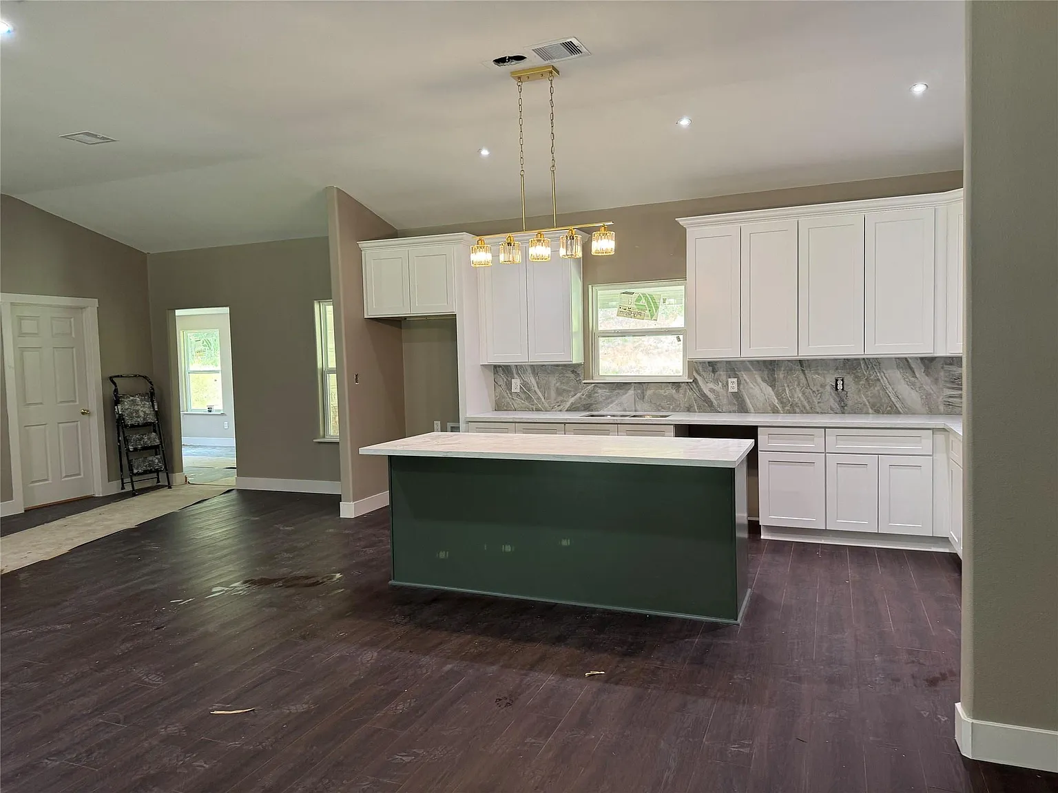 467 Whisperwood — Photo 2