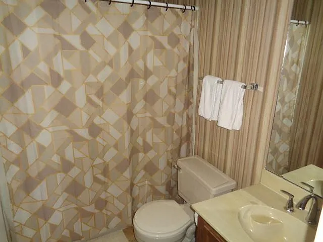 2425 Oxford Pl #113 — Photo 9