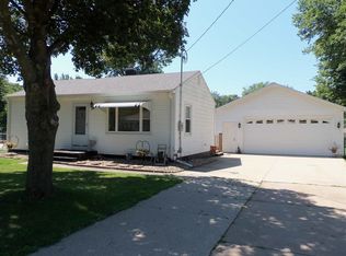 327 2nd St, Washburn, IA 50702