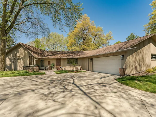 1805 Teton Ln NE, Rochester, MN 55906