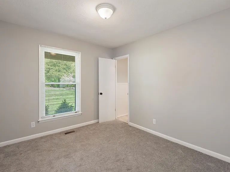 3218 Chantilly Dr — Photo 13