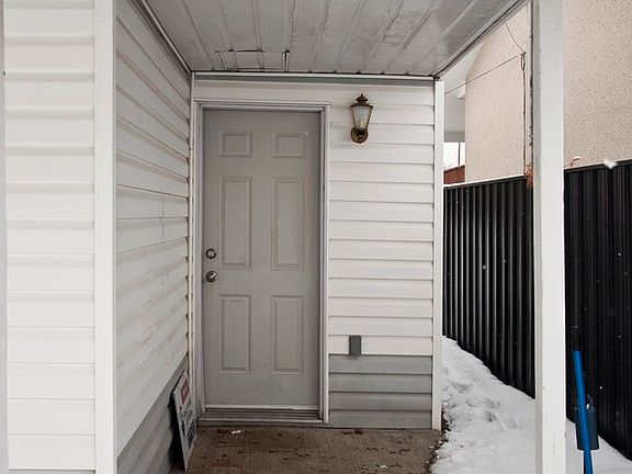 3rd image of 5003 42nd Ave