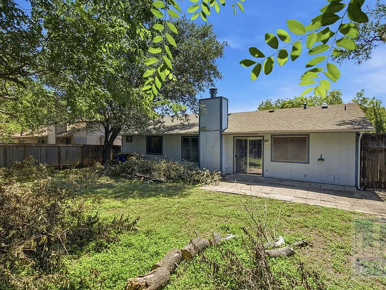 9002 Marsh Dr — Photo 19