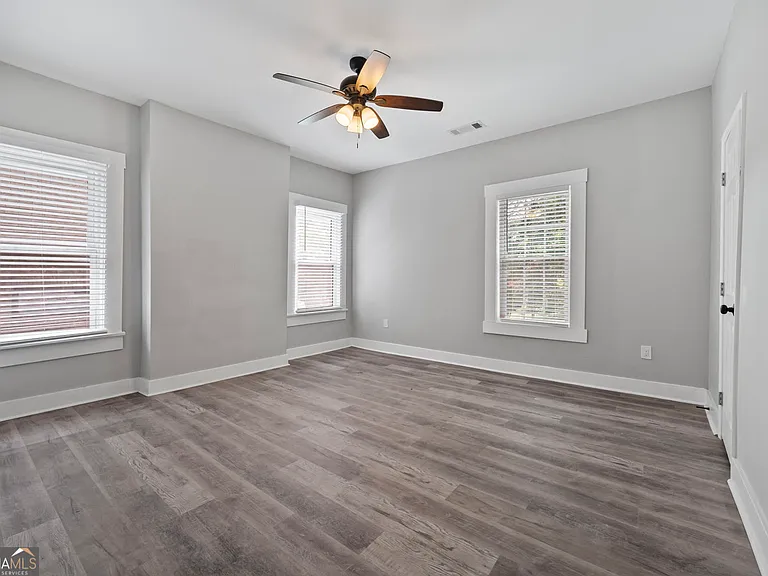 1126 Briarcliff Pl NE #1 — Photo 10