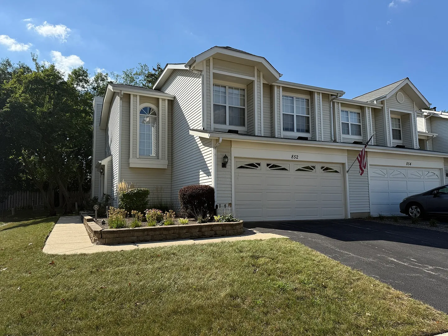 2 bed, 2.5 bath, 1488 sqft, $3,000 — Photo 2