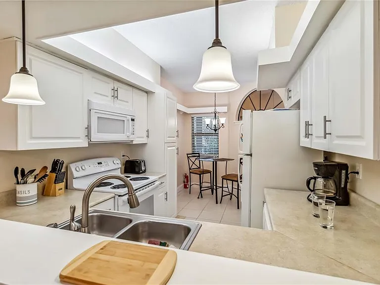 5734 Ashton Lake Dr #7 — Photo 11