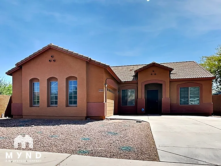 9303 W Raymond St — Photo 3