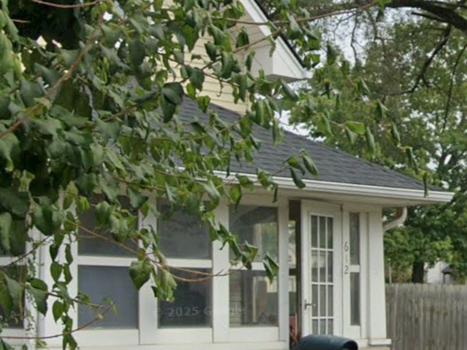 1st image of 612 S East St
